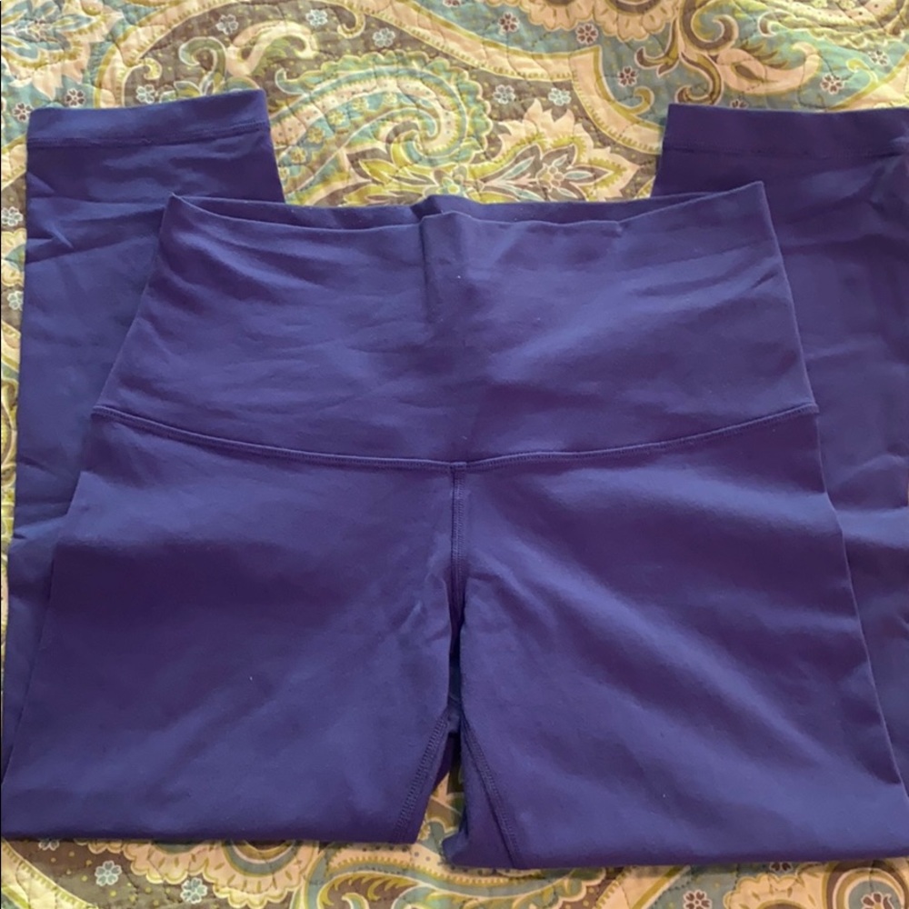 Lulu Lemon Wunder Under leggings size 8